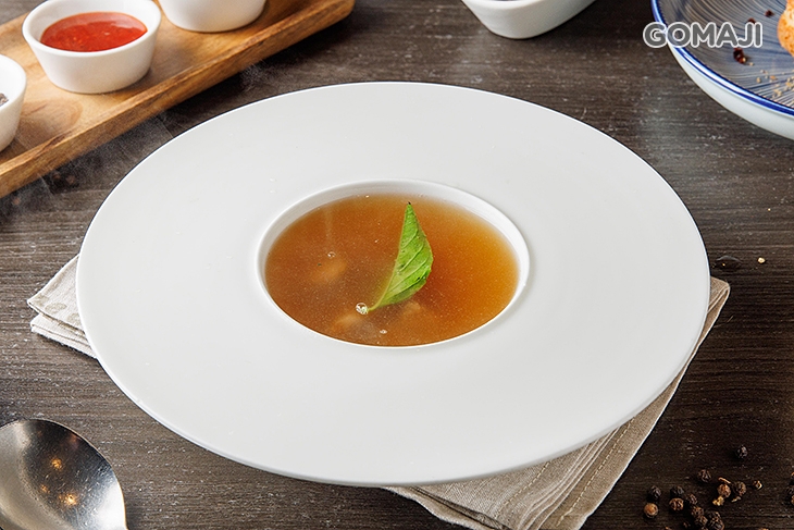 慢燉牛清湯沖牛肉