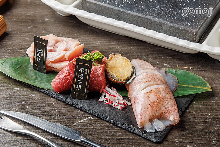 鐵牛排100g+西班牙松阪豬80g+野生小卷一尾+鮑魚一顆