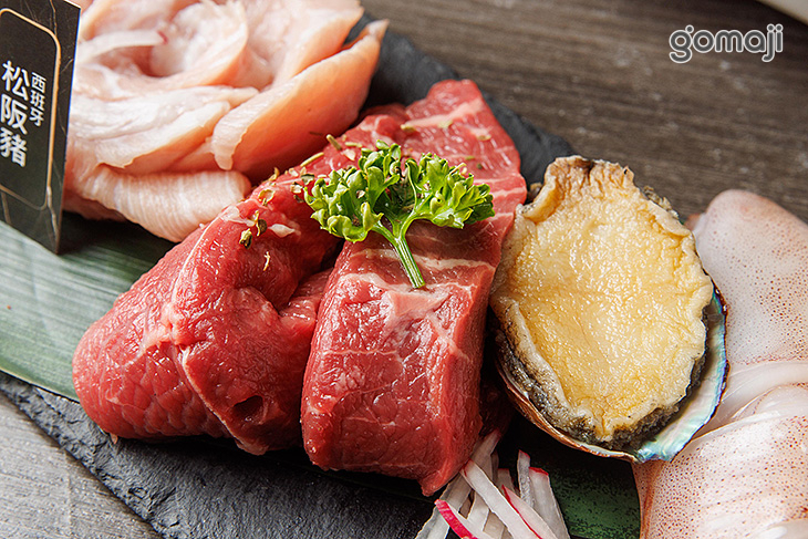 鐵牛排100g+西班牙松阪豬80g+野生小卷一尾+鮑魚一顆