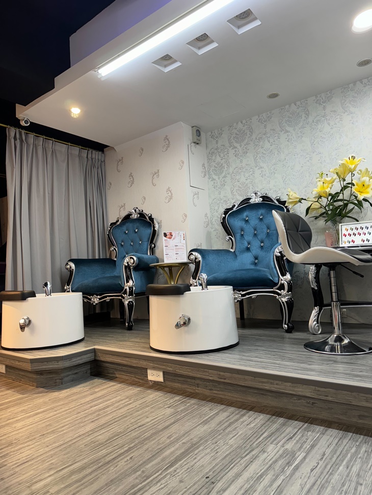 朵渼美甲美睫美容