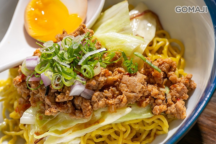 辣眾肉燥捲麵 