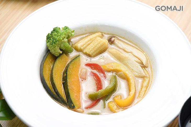 泰式綠咖哩去骨雞腿排