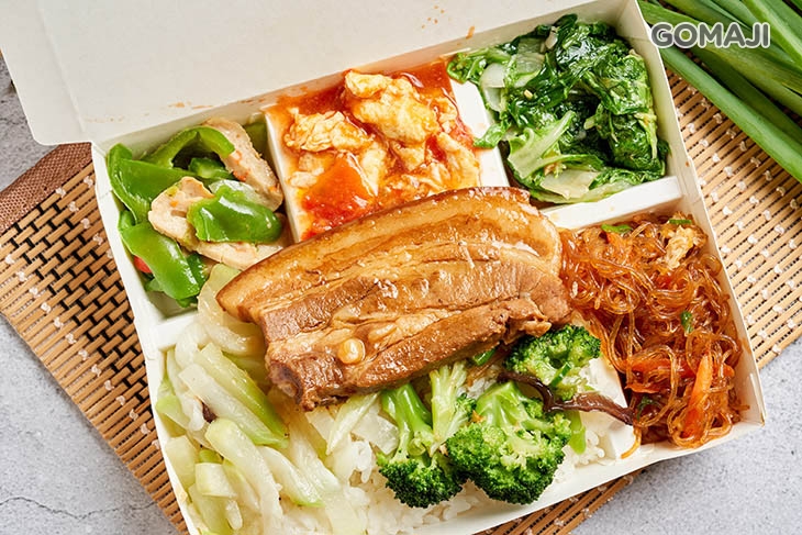 控肉飯 