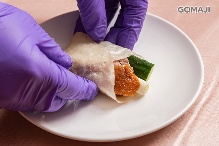 荷葉餅包片鴨皮