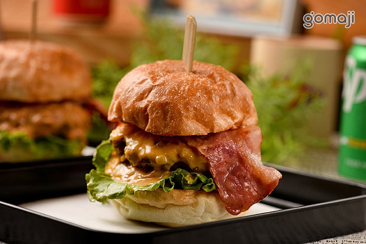 雙層手拍牛肉堡