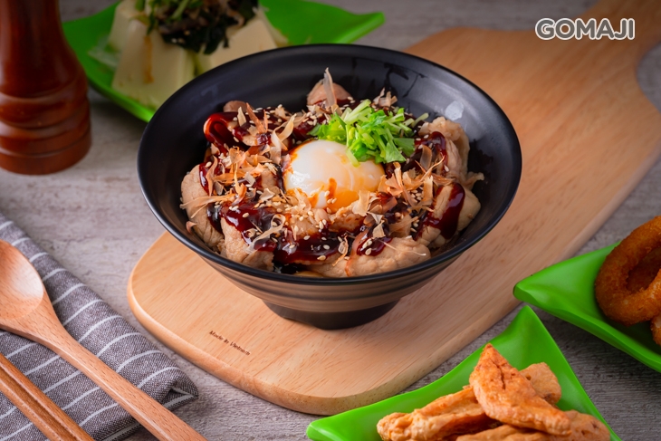 秘製甲賀流膠醬丼(半熟蛋)(野豚)