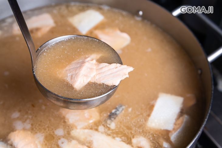 鮭魚味增湯