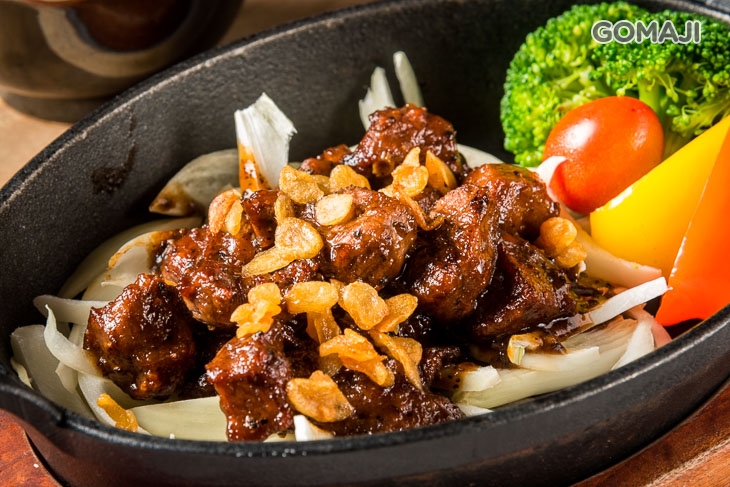 黑胡椒骰子牛飯