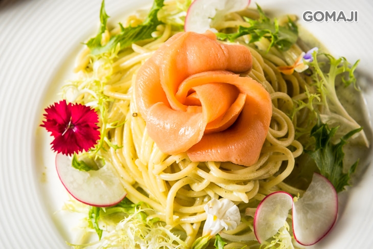 煙燻鮭魚青醬義麵