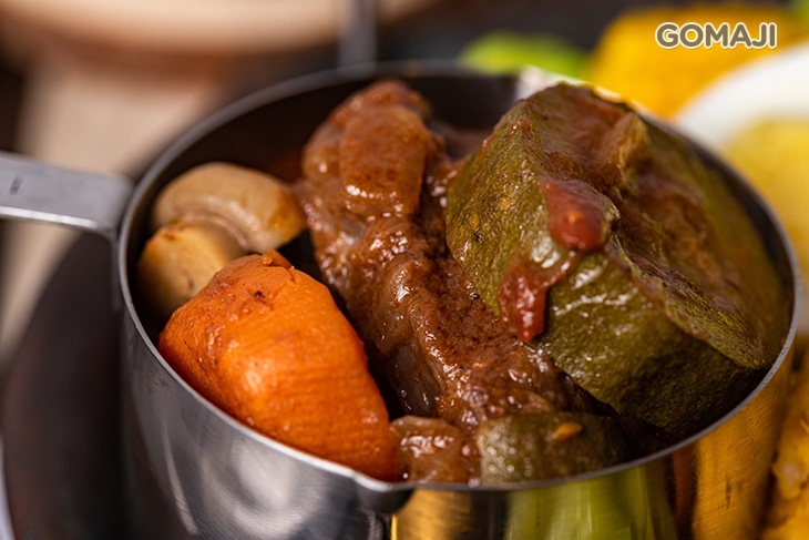 紅酒燉牛肉套餐＋油切綠茶＋主廚甜品＋每日湯品