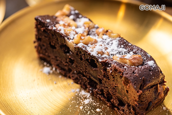 韓式烤雞腿套餐＋油切綠茶＋主廚甜品＋每日湯品