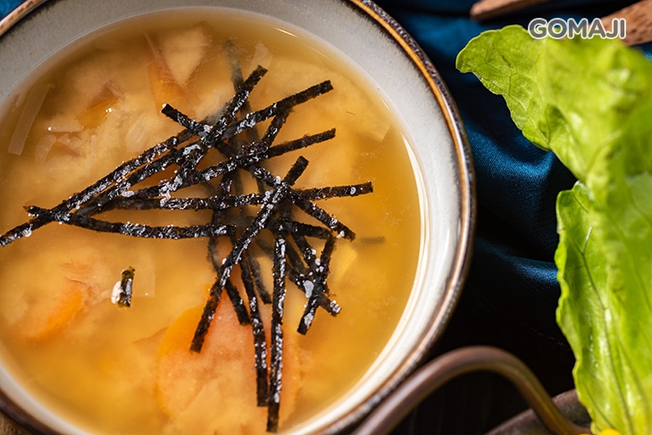 北非烤雞腿套餐＋奶香清茶＋主廚甜品＋每日湯品