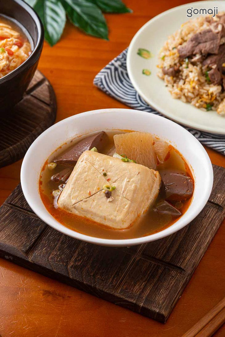 麻辣鴨血臭豆腐