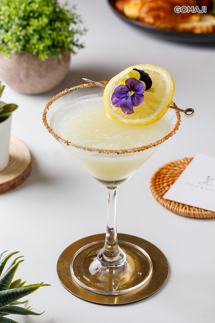 艷陽下的芭莎諾瓦