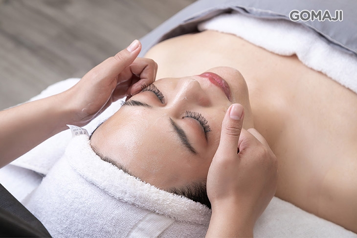 水潤保濕乳霜小臉拉提手技按摩