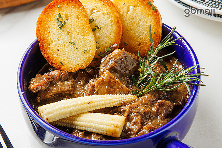 黑椒骰子牛佐奶油法棍