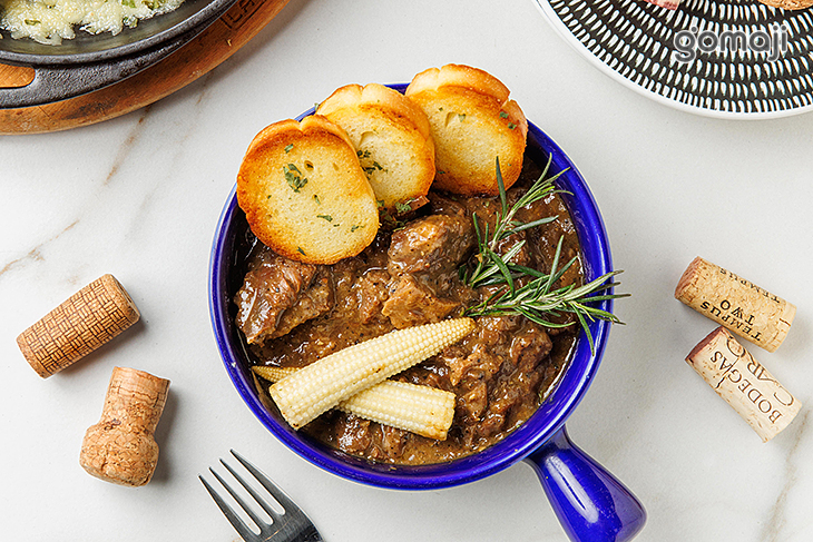 黑椒骰子牛佐奶油法棍