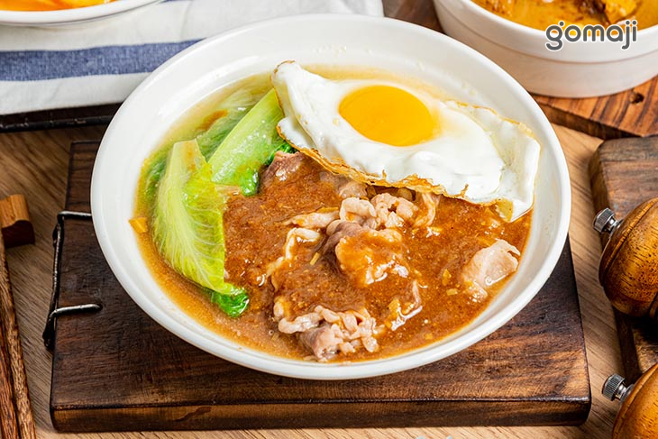 沙嗲牛肉公仔麵