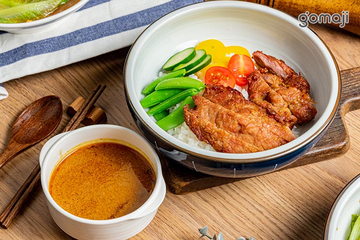 咖哩香茅梅花豬排飯