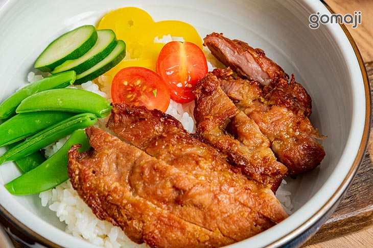 咖哩香茅梅花豬排飯