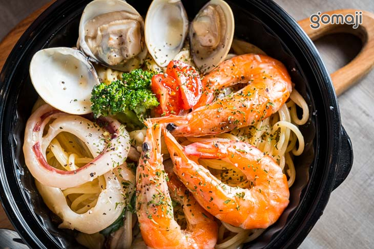 海鮮總匯白醬義大利麵