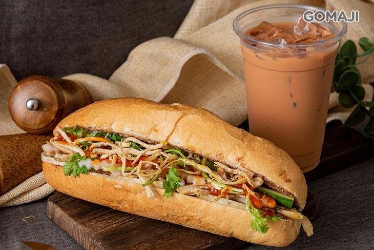 叉燒夾心麵包 + 泰式奶茶