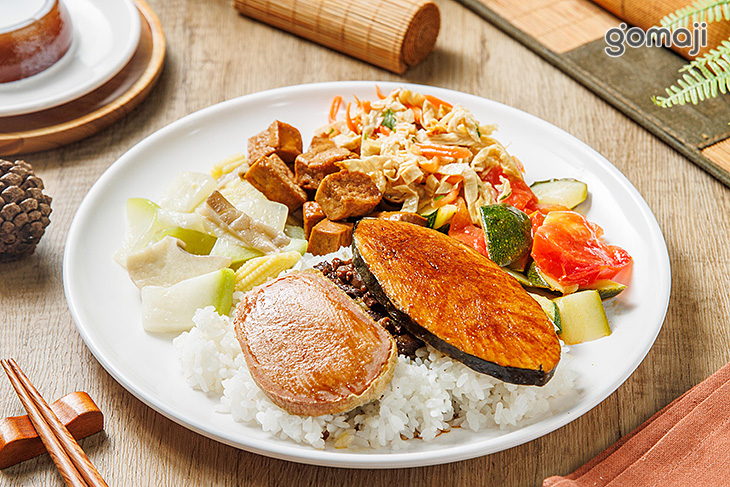 海陸雙拼滷飯餐