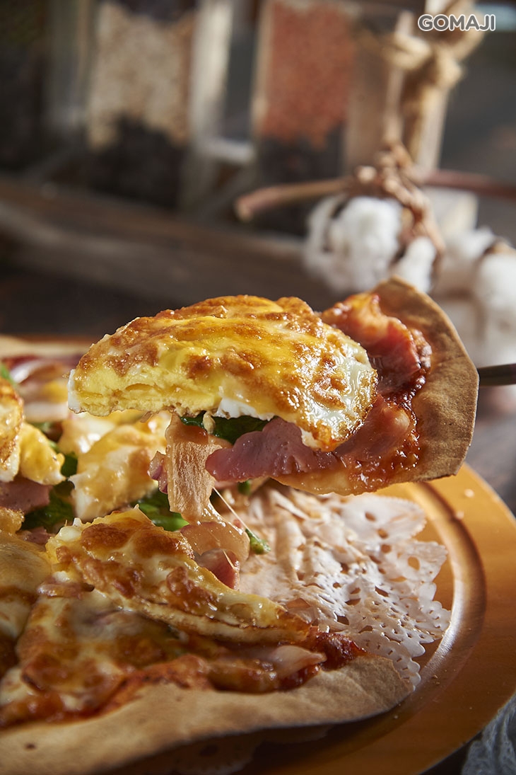 培根菠菜半熟蛋披薩