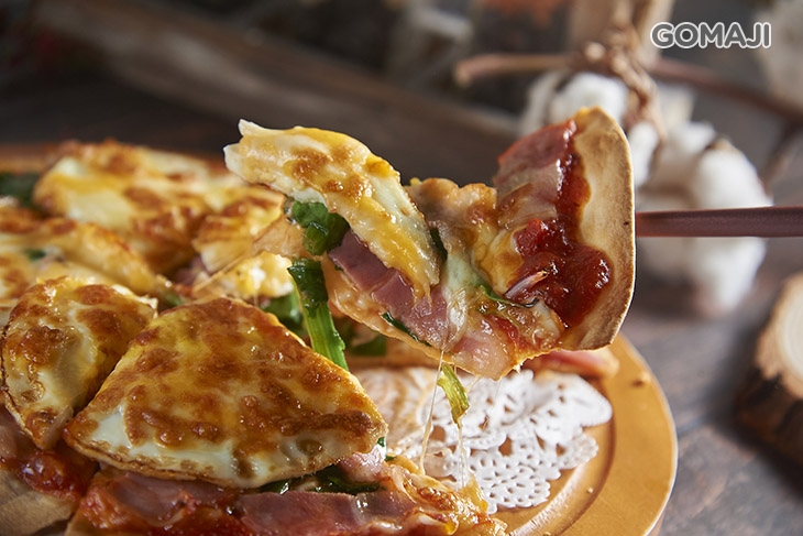 培根菠菜半熟蛋披薩