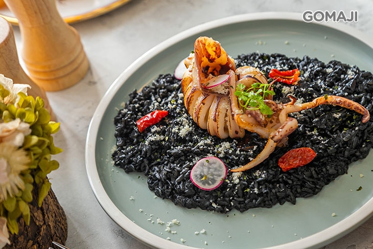 黑漆漆墨魚燉飯