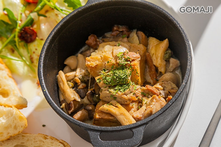 白酒奶油磨菇燉雞小鐵鍋