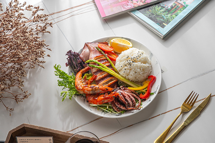 香煎船釣鮮蝦霸王魷魚飯