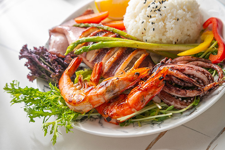 香煎船釣鮮蝦霸王魷魚飯