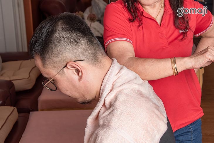 薰衣草海鹽足浴(同步進行肩頸舒痠按摩)