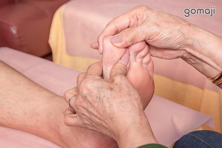 腳底按摩至小腿