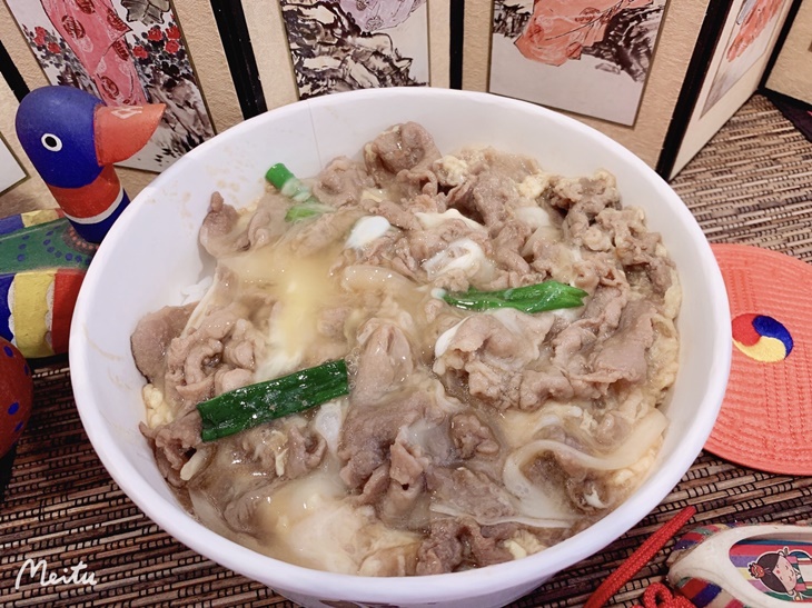 牛、豬滑蛋蓋飯