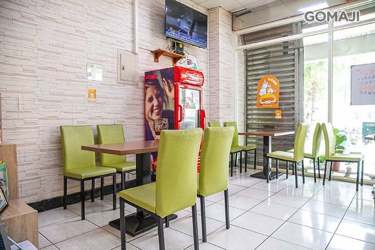 弘爺漢堡(四葉草店)