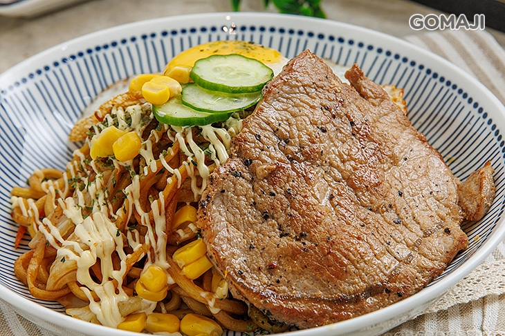 里肌肉排日式炒麵