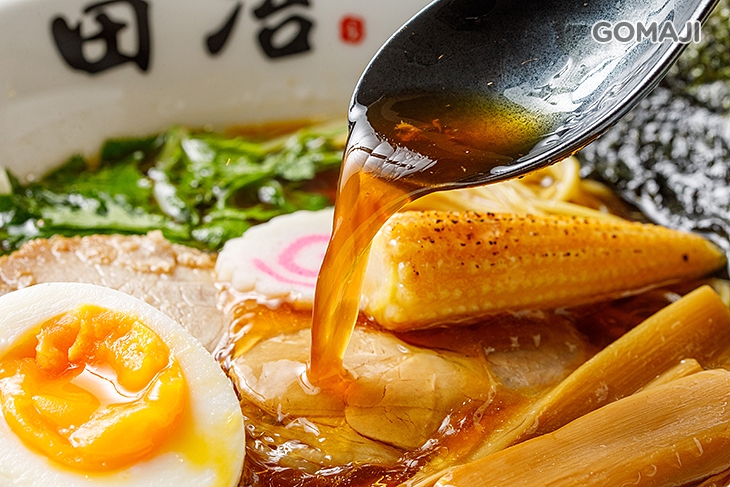 烏骨雞醬油拉麵 