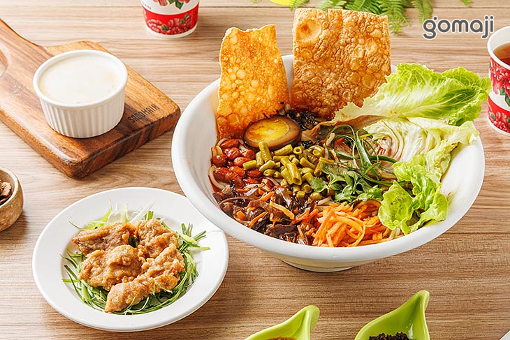 螺絲粉豚香肋排