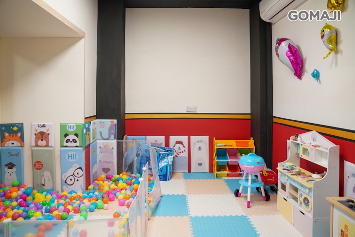 榮皇複合式餐廳