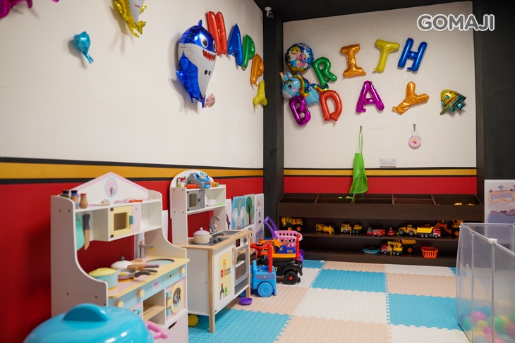 榮皇複合式餐廳