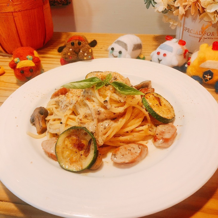 奶油白醬義大利麵+德式香腸