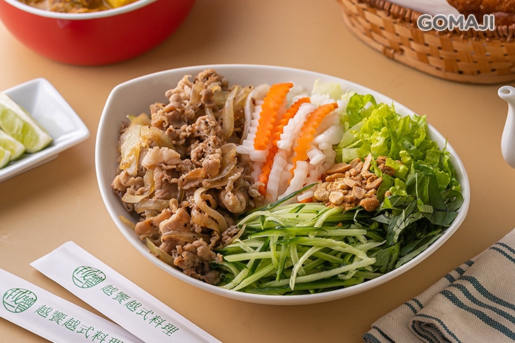 炒牛肉涼拌米線