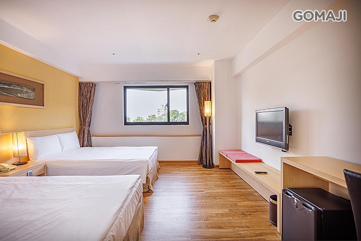 淶熱鬧四人房(二中床)