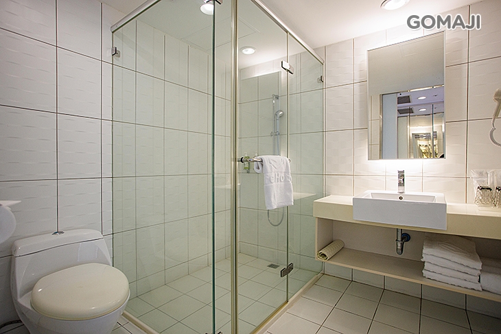 淶熱鬧四人房(二中床)