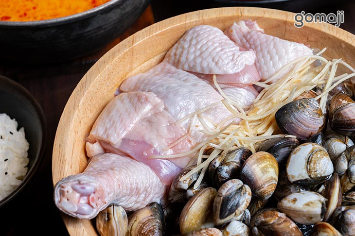 小老弟一斤蛤蠣蒜香鍋(附本土雞腿)