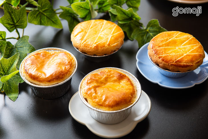 港式雞批（雞肉咸派）/ 與你相芋（芋頭西米塔）