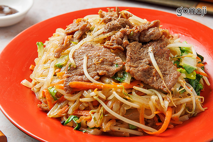 牛肉炒河粉