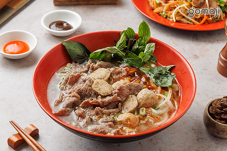 牛肉丸河粉